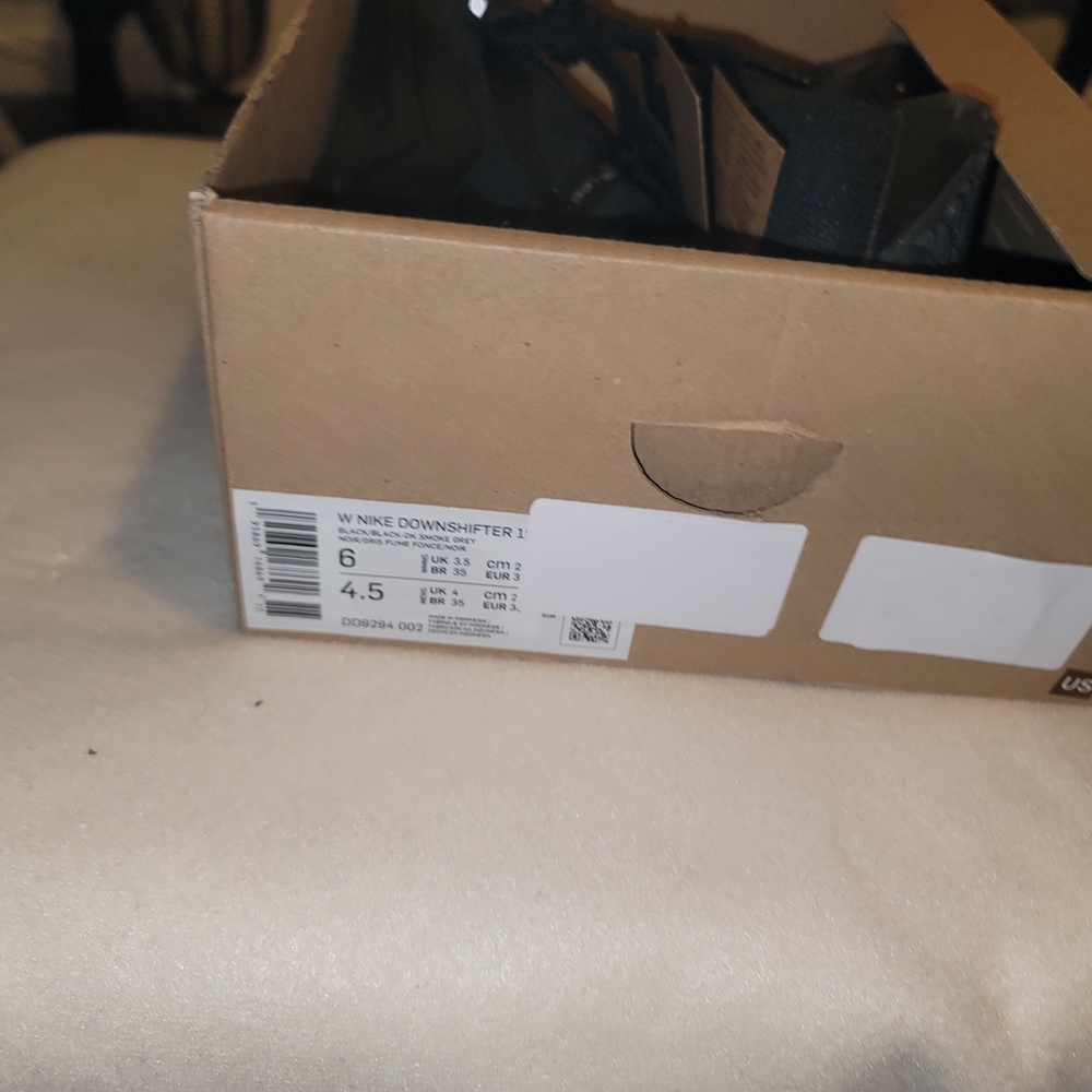 Nike Downshifter 12 Black Sneakers